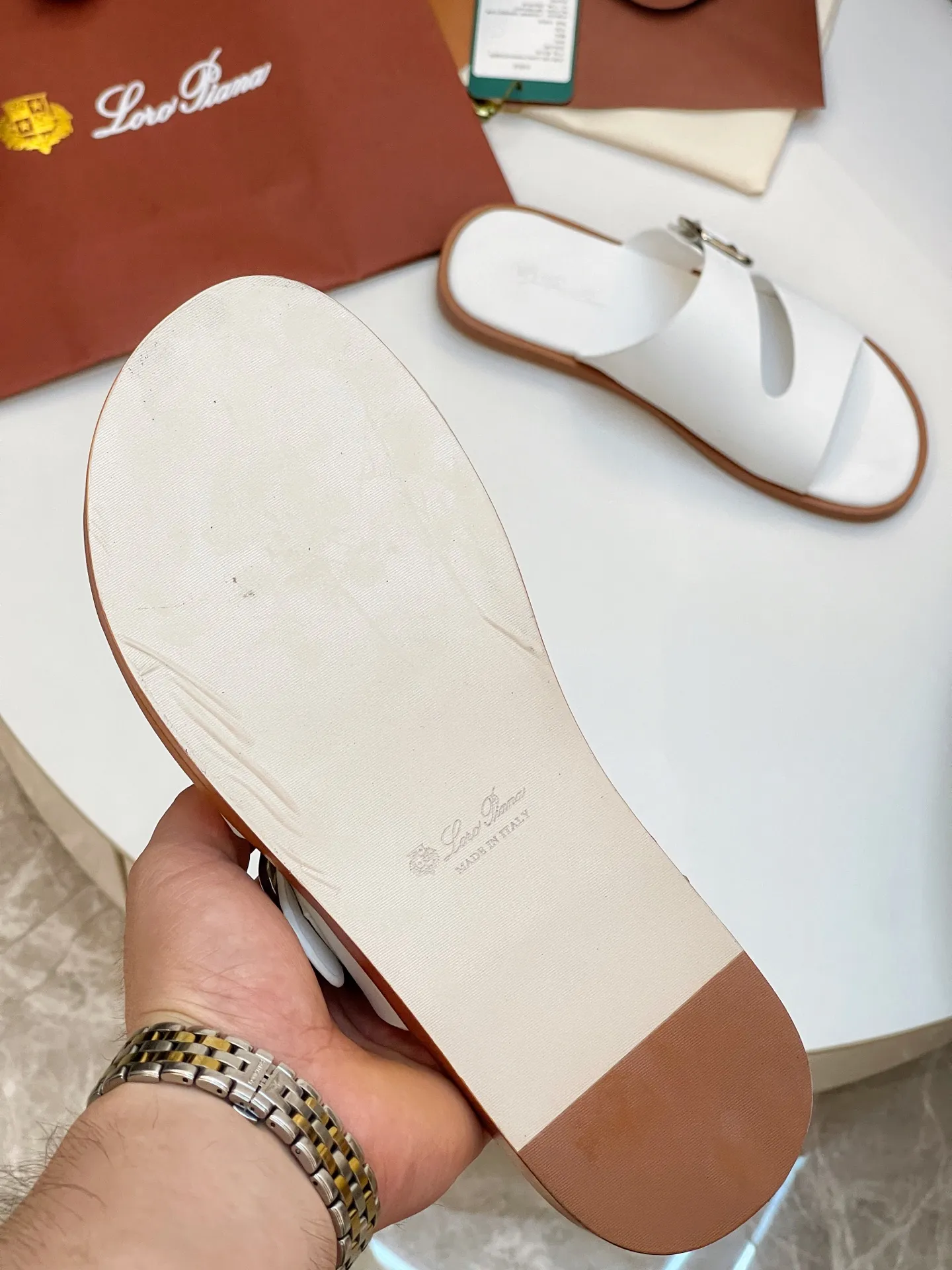 Men's shoes 💰420 Loro Piana, LP's popular spring and summer slippers are synchronized with the new counters, uppers are imported cowhide fabrics from Italy, high-quality splicing technology, soles: original soles specially provided by the original factory, exclusive molded soles are super comfortable, original factory orders, 🔍🔍high quality, you can go in and out of the counter at will, welcome to compare, code number 39-44 (order 38 45 46)